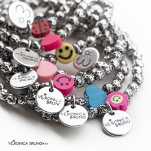Carica l&#39;immagine nel visualizzatore di Gallery, BANKSY - Bracciali con ciondoli assortiti
